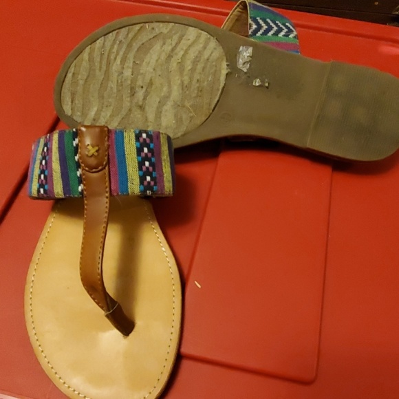 Aztec print sandals - Picture 2 of 2